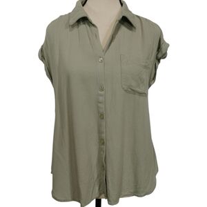 Olive & Oak Light Sage Green Button Front Cap Sleeve Blouse - Sz S